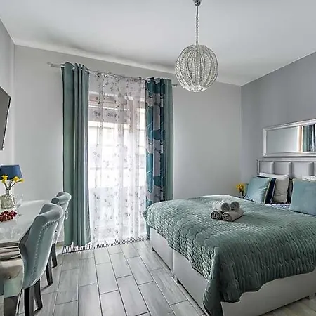 Pawia Deluxe- 10 Min To Center, Self Check-in, Optional Breakfest, Parking On The Street 3* Варшава