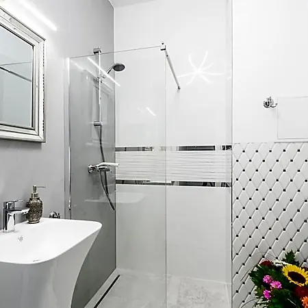 Pawia Deluxe- 10 Min To Center, Self Check-in, Optional Breakfest, Parking On The Street
