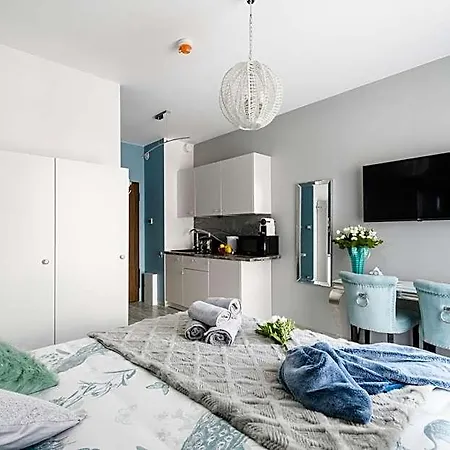 Pawia Deluxe- 10 Min To Center, Self Check-in, Optional Breakfest, Parking On The Street Appart hôtel