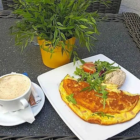 Апарт-отель Pawia Deluxe- 10 Min To Center, Self Check-in, Optional Breakfest, Parking On The Street