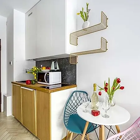 Appart hôtel Pawia Deluxe- 10 Min To Center, Self Check-in, Optional Breakfest, Parking On The Street Varsovie