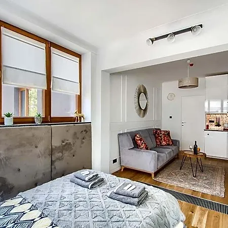 Pawia Deluxe- 10 Min To Center, Self Check-in, Optional Breakfest, Parking On The Street