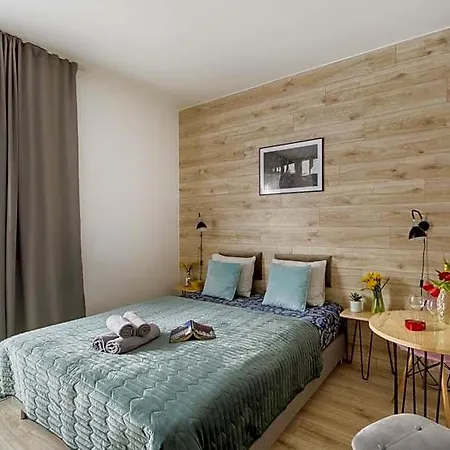 Appart hôtel Pawia Deluxe- 10 Min To Center, Self Check-in, Optional Breakfest, Parking On The Street 3*