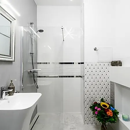 Pawia Deluxe- 10 Min To Center, Self Check-in, Optional Breakfest, Parking On The Street Варшава
