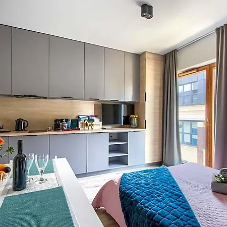 Pawia Deluxe- 10 Min To Center, Self Check-in, Optional Breakfest, Parking On The Street Appart hôtel