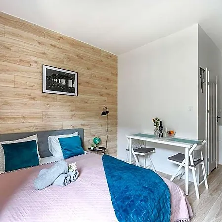 Appart hôtel Pawia Deluxe- 10 Min To Center, Self Check-in, Optional Breakfest, Parking On The Street 3*