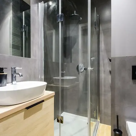 Pawia Deluxe- 10 Min To Center, Self Check-in, Optional Breakfest, Parking On The Street 3*
