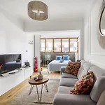 Aparthotel Pawia Deluxe- 10 Min To Center 3*